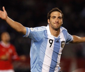 世纪绝杀！梅西终场神技点燃诺坎普，巴萨力克皇马诠释足球不朽魅力