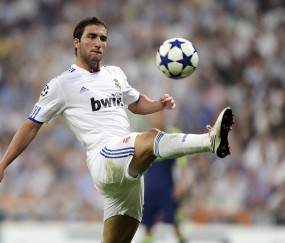 寂寞大神留守上海滩，180万年薪续约，新赛季续写传奇