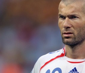 维拉中场核心再遭打击，蒂勒曼斯小腿伤情反复，预计缺阵五周