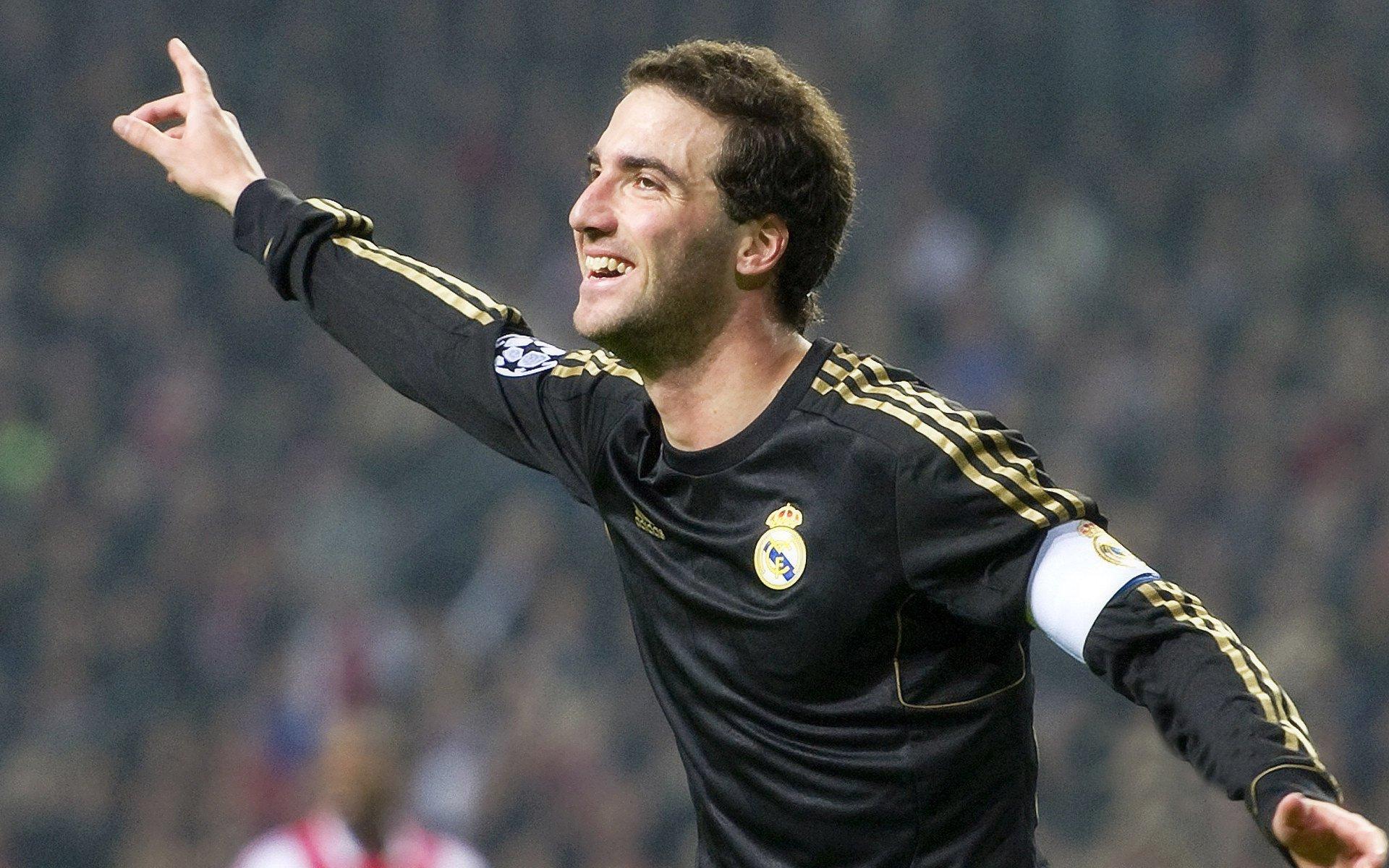 中国冰雪运动蓬勃发展,年轻选手国际赛场崭露头角