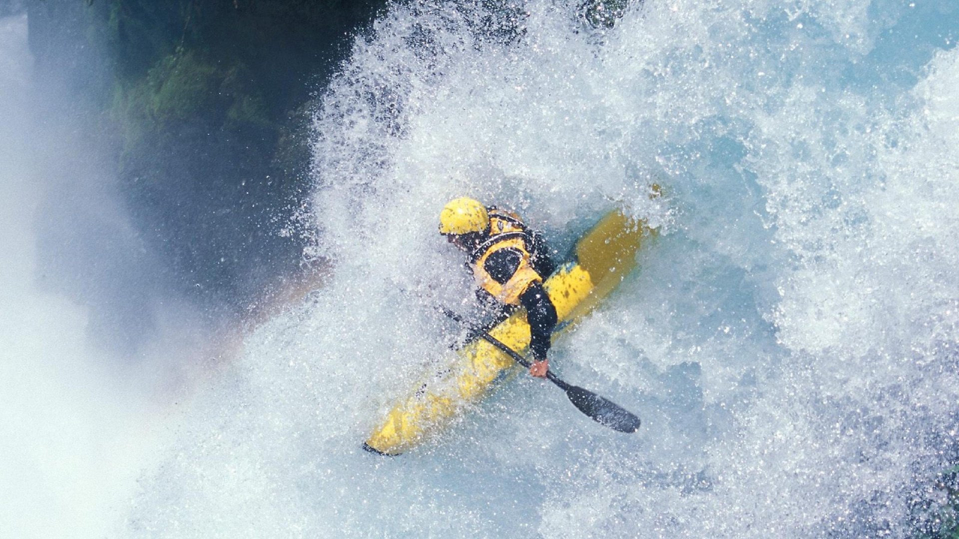 点球大战惊心动魄,蓝鹰险胜红魔晋级决赛