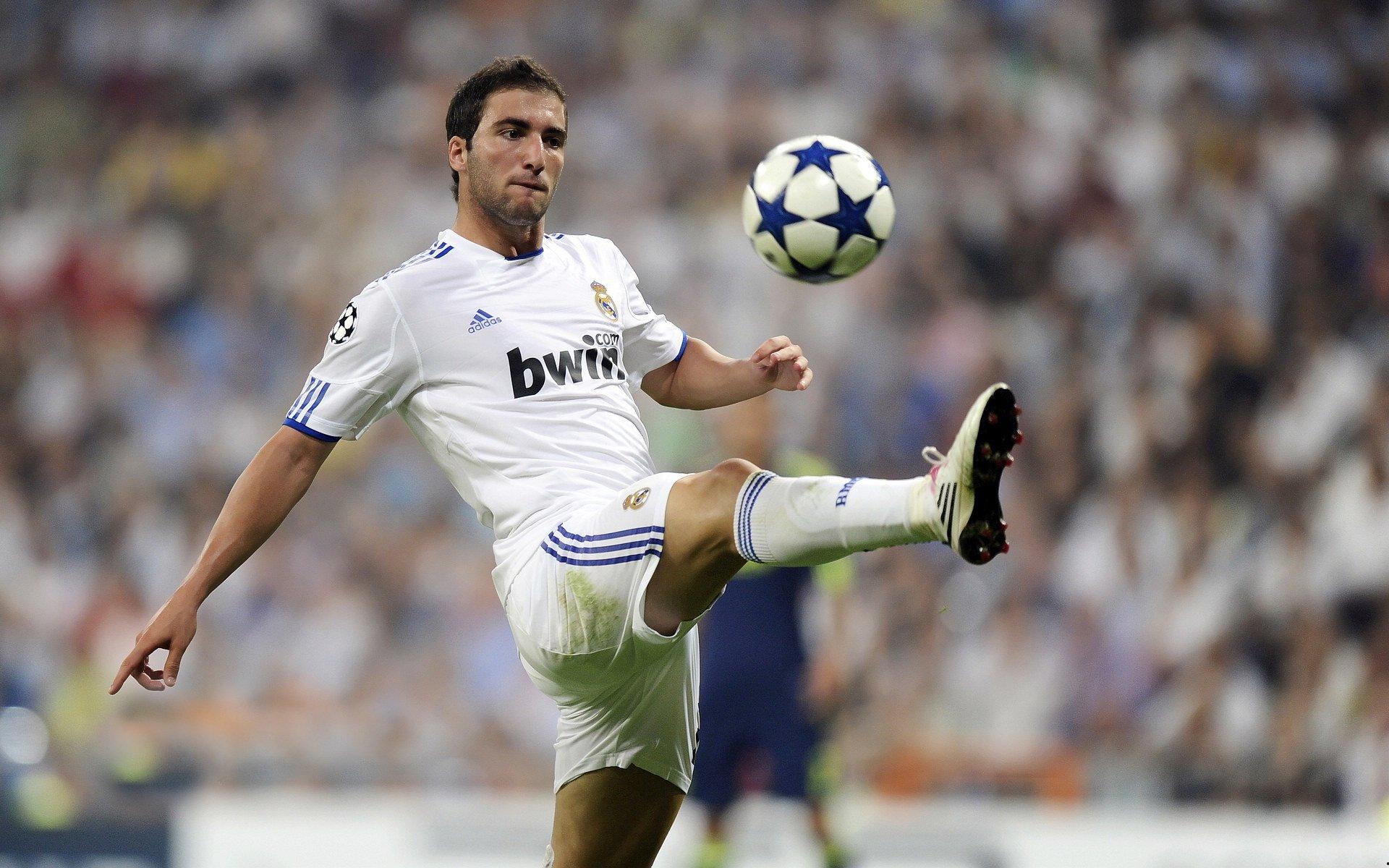 欧文寄语中国双星,坚持自我风格,世界舞台见真章