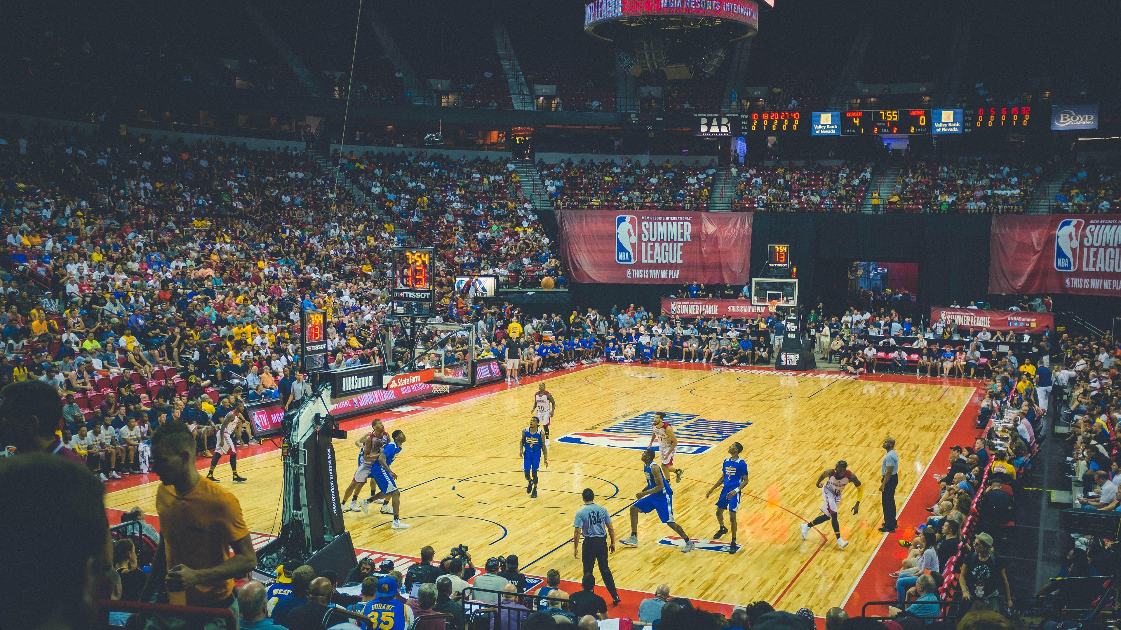 帕奎塔亲吻队徽宣告忠诚？进球盛宴背后的留队悬念